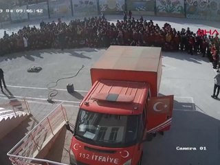 Öğrencinin yüzüne tekme atan okul müdürüne dava