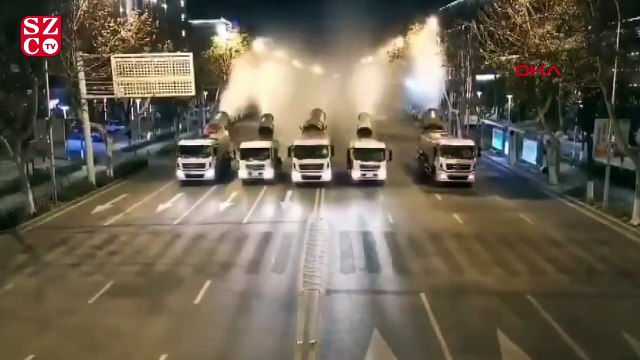 Çin'de Covid-2019 (koronavirüs) ilaçlaması kameralara yansıdı