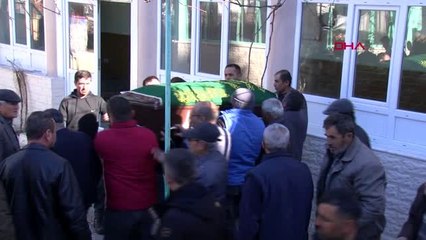 İzmir bergama'da servis aracı ile tır çarpıştı: 4 ölü, 8 yaralı