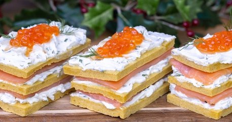 Découvrez le mille-feuille salé au saumon fumé  riche en saveur et en fraîcheur !