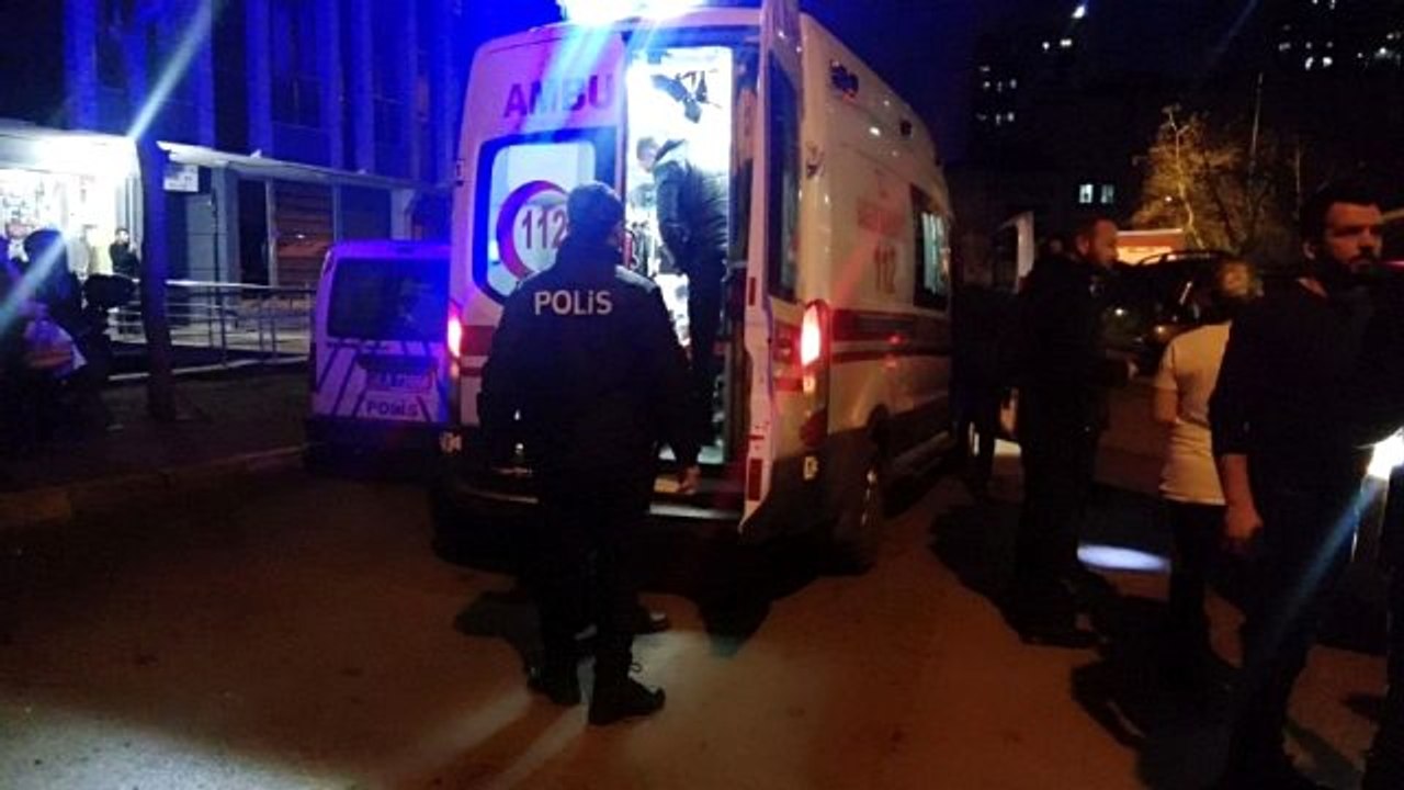 Beylikdüzü'nde sokak ortasında genç adama kurşu...