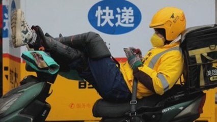 Bruselas apunta al coronavirus como riesgo económico, pero mantiene previsión