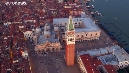 Βενετία: Ο «υπερτουρισμός» διώχνει τους κατοίκους