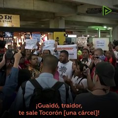 El líder opositor Juan Guaidó fue rechazo cuando llego al aeropuerto de Venezuela tras su gira internacional