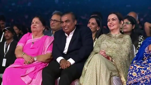 Shahrukh Khan Making Fun Of Anant Ambani son of Mukesh Ambani in the biggest Indian ceremony