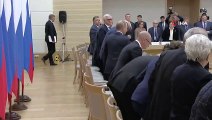 - Putin, yeni anayasa çalışma grubuyla toplantı yaptı