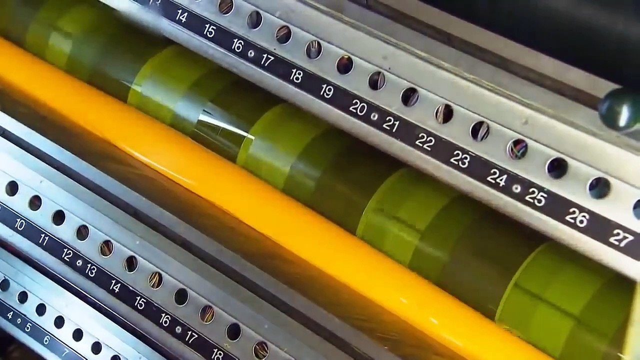 Money Production Process ⁄⁄ 100 Euro Banknotes vs 100 Dollars