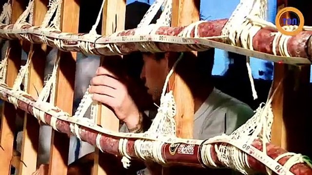 Record du plus grand salami du monde... 99,5 mètres !