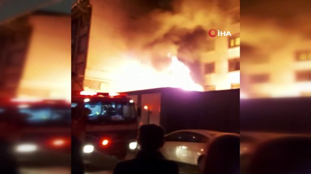 Sultangazi'de korku dolu anlar: Trafo alev alev yandı