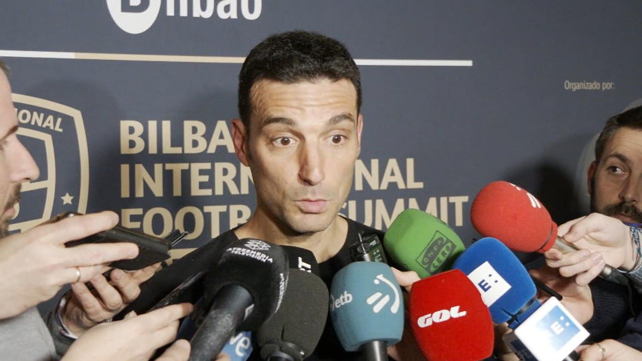 Messi comfortable at Barca - Argentina coach Scaloni