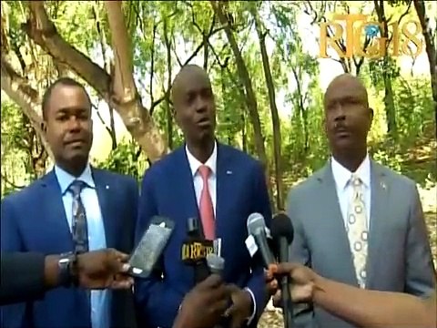 Jovenel Moïse akonpaye responsab lopital kominote ayisyèn pou fasilite yo reprann aktivite yo