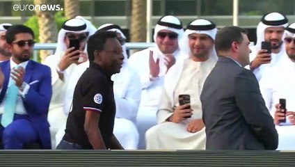 Pelé desmente reclusão e revela nova tarefa em mãos
