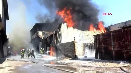 Gaziantep'te sanayi sitesinde bir fabrika yanıyor-5
