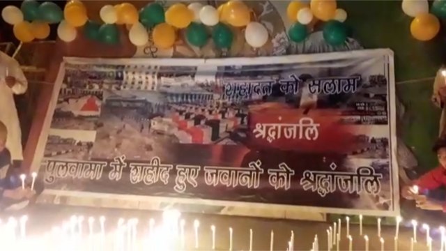 Protesters at Shaheen Bagh light candles in memory of Pulwama martyrs