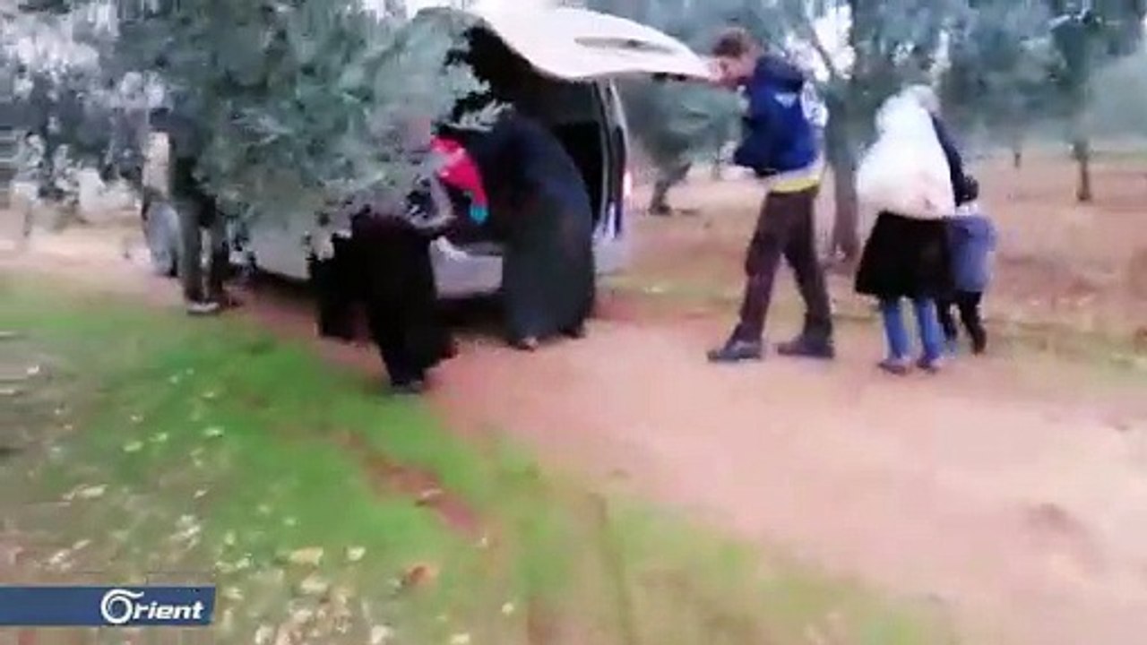 موجة البرد تفاقم من معاناة النازحين في مخيمات الشمال السوري