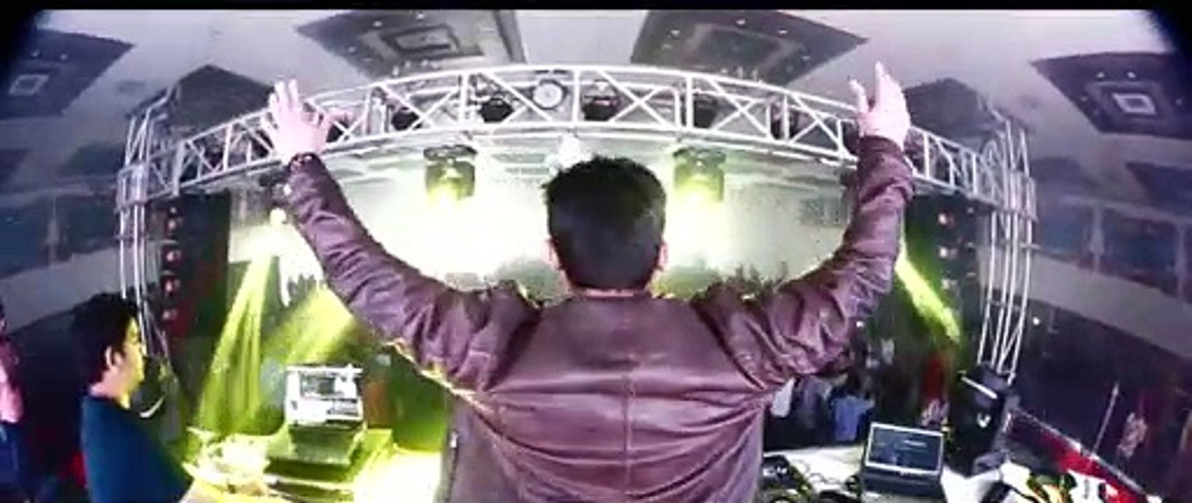 Live Performance by DJ Ricky in Surat