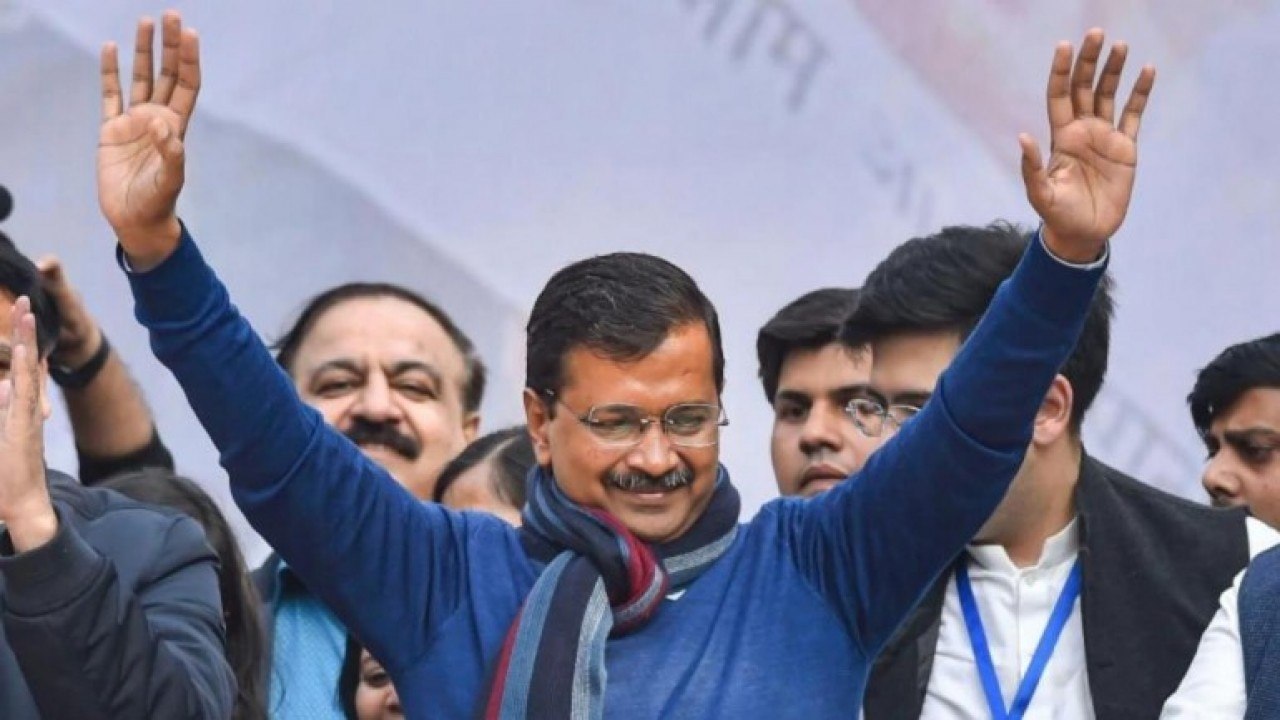 Shahenshah Kejriwal: AAP set to form government...
