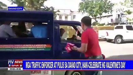 Mga traffic enforecer at pulis sa Davao City, naki-celebrate ng Valentine's Day