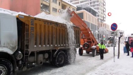 Vali Bilmez: “Kar ve tipiden kaynaklanan 10 bin ihbar aldık”