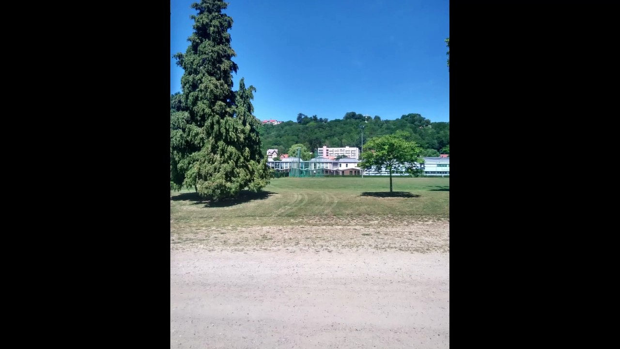 Accès provisoire dans un stade à Laon (02) - TSPS