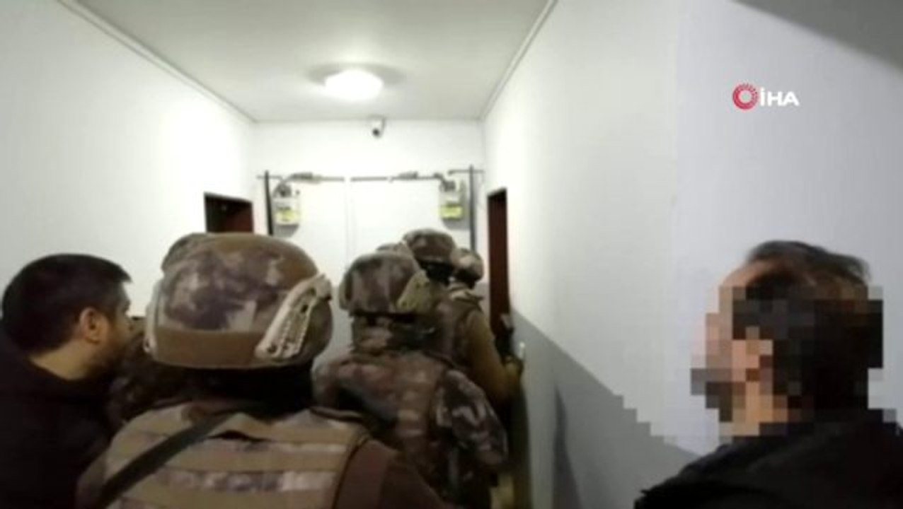 Mafya lideri ve adamlarına yapılan operasyon kamerada - Dailymotion Video