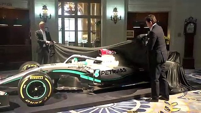 Mercedes prezanton bishën e re për Kampionatin Botëror