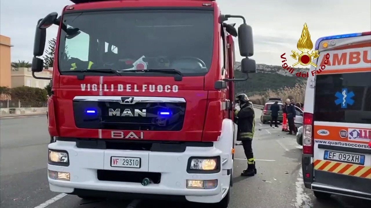 Cagliari - Incidente sul lungomare Poetto, ferito automobilista (12.02.20)