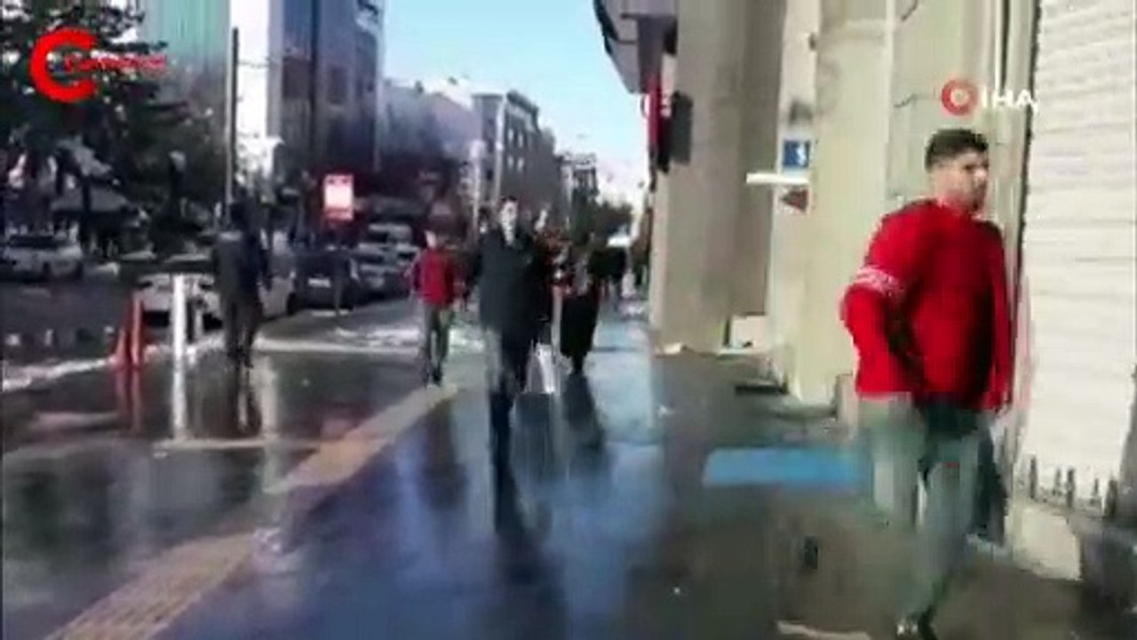 Van'da bomba paniği