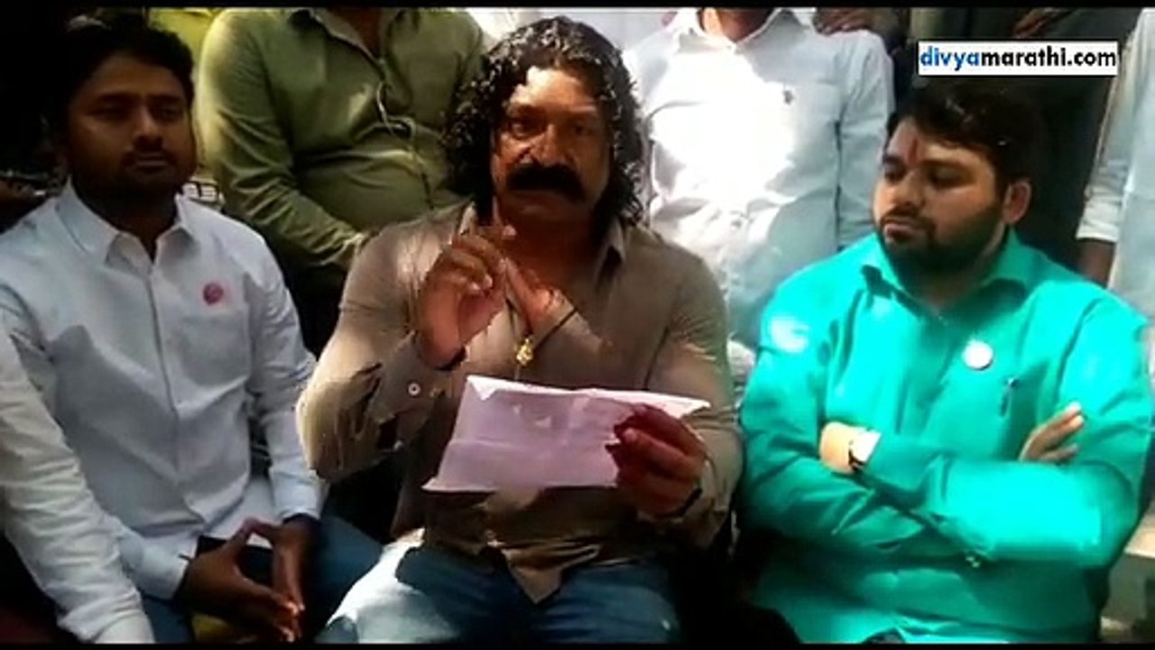 अभिनेते प्रविण तरडे यांनी घेतली ‘माैन साेडू चला बाेलू’ शपथ