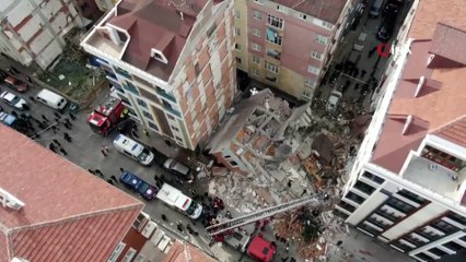 İstanbul'da Bir Bina Çöktü, İşte Olay Yerinden İlk Görüntüler