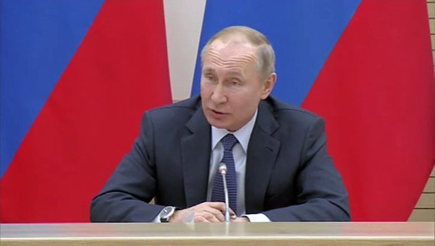Putin: Mientras yo sea presidente no habrá 'progenitor 1' y 'progenitor 2', sólo papá y mamá