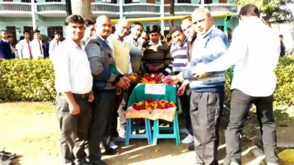 पुलवामा हमले में शहीद हुए 40 जवानों को अध्यापक और विद्यार्थियों ने दी श्रद्धांजलि