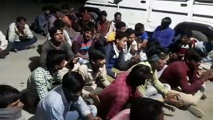 मंदसौर -जिलाधिकारी जमरे के खिलाफ श्यामलाल व ग्रामीणों ने "जमरा चालीसा" गाई