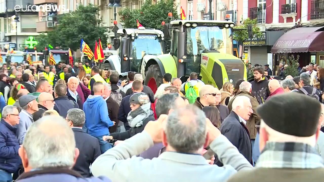 Στους δρόμους οι αγρότες κατά της υποτίμησης των προϊόντων τους