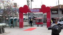 İstanbul 14 şubat sevgililer günü beşiktaş'ta renkli görüntülerle kutlandı