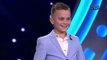 Djali i vogël që këndon këngët e muzikës popullore shqiptare
