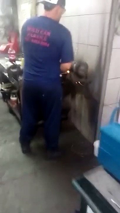 AFILANDO LA HERRAMIENTA JAJAJJA