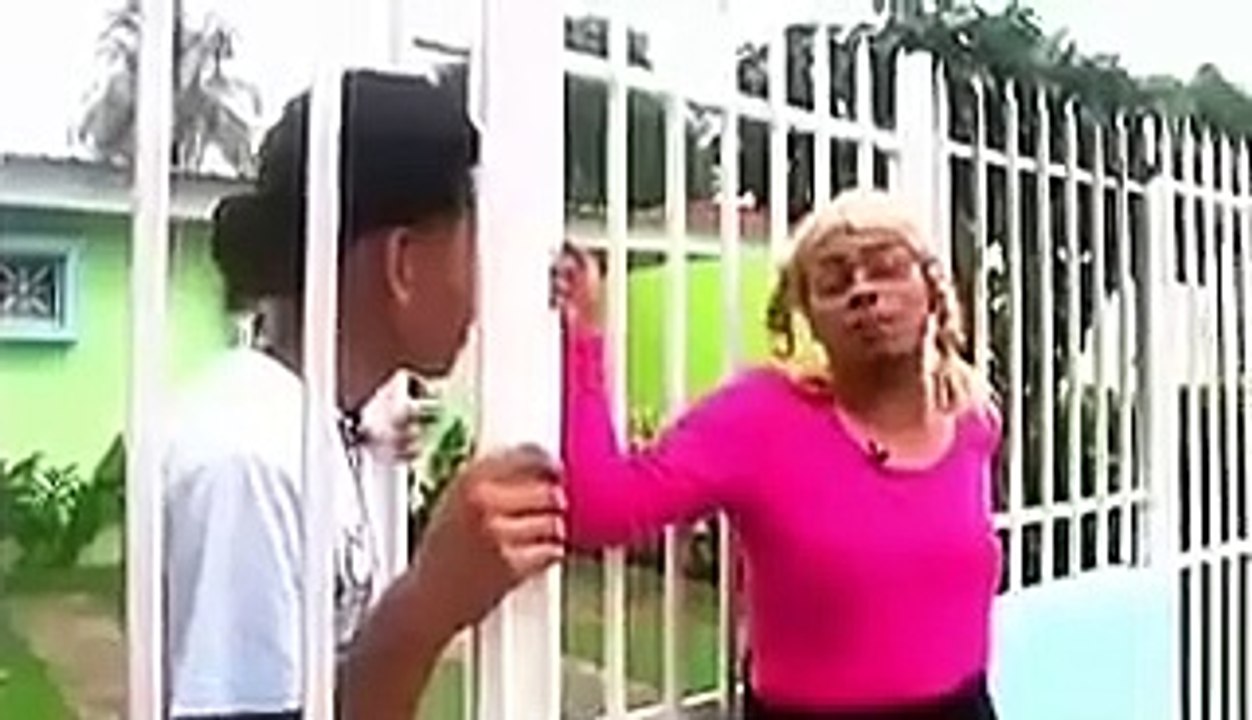 ALGO MUY PECULIAR _VIDEOS CORTOS DE RISA PARA WHATSAPP