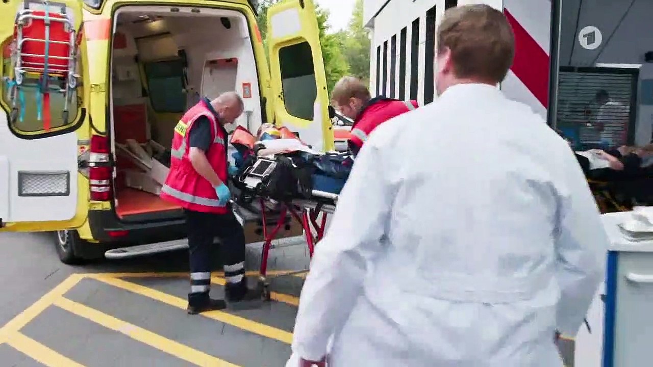 Außer Atem (168) - In aller Freundschaft - Die jungen Ärzte