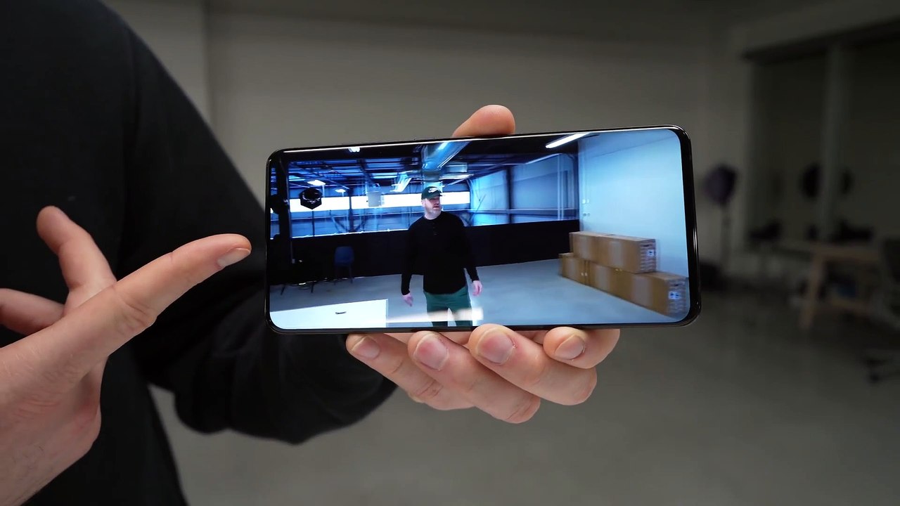 Samsung Galaxy S20 Ultra - Hands On With The Beast!