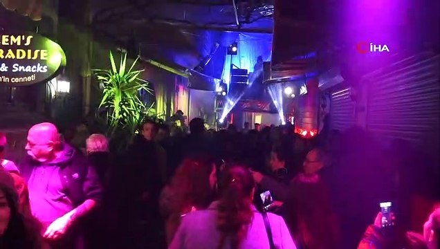 Sevgililer Günü'nde eğlence mekanları doldu taştı