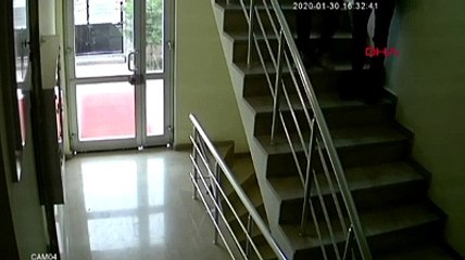 Numaralarını kontrol ederek, 11 apartmandan ayakkabı çaldı