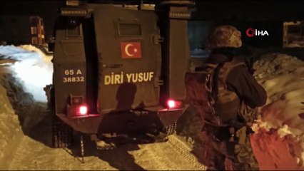 Piknik tüpü ve fişek bulunan çantayı banka önüne bırakan şüpheli yakalandı