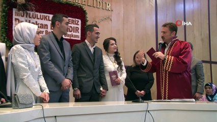 İkizler 14 Şubat Sevgililer Günü’nde dünyaevine girdi