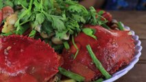 Cambodian food - Fried crab with pineapple - ឆាក្តាមជាមួយម្នាស់ - ម្ហូបខ្មែរ