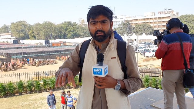 Preparations for Kejriwal's swearing-in ceremony at Ramlila Maidan on Sunday