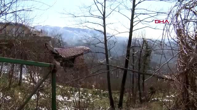 Ordu'da heyelan akaryakıt istasyonu duvarı çöktü, evler boşaltıldı-1