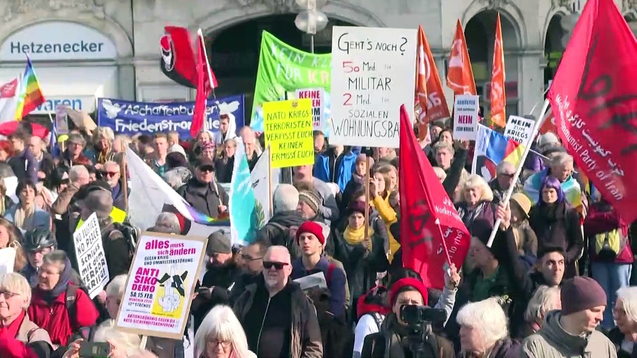 Hunderte demonstrieren gegen Münchner Sicherheitskonferenz