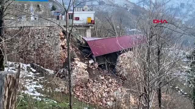 Ordu'da akaryakıt istasyonunun istinat duvarı çöktü, çevredeki evler boşaltıldı -4