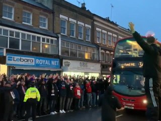 Ligue des Champions - Les supporters de Leipzig envahissent les rues de Londres